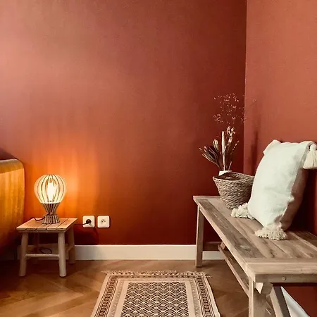 Sweet Apartment *